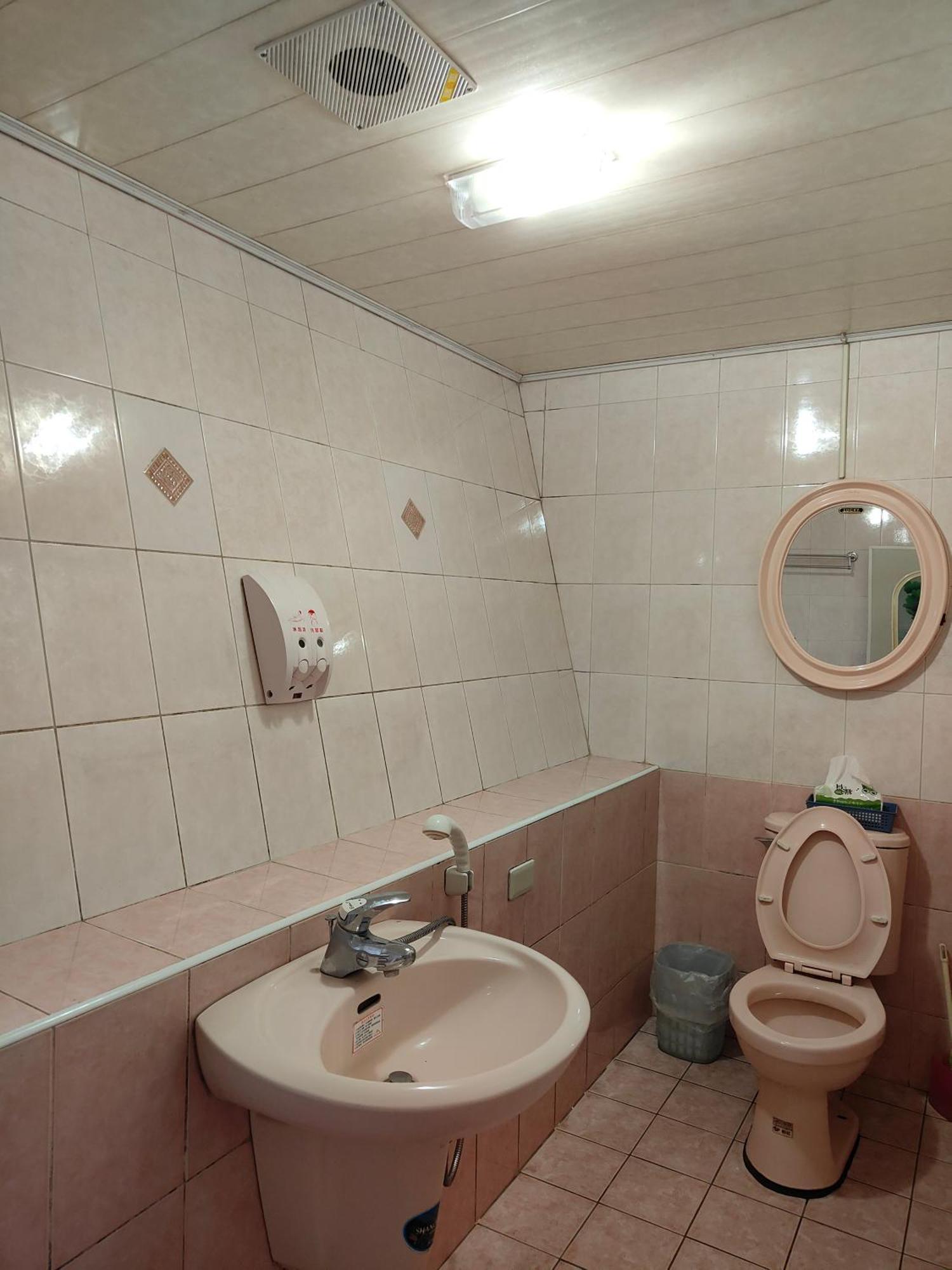 Chang Qing Ju Homestay Фенчиху Екстериор снимка